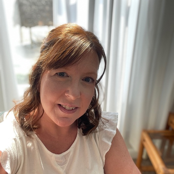 Meet your Posher, Emily - Picture 2 of 2